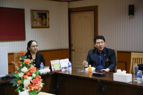 (Image caption: Assistant Professor Angkana Boonyued, Ph.D., Dean of the Faculty of Science (left) / Associate Professor Ratchaphon Suntivarakorn, Ph.D., Dean of the Faculty of Engineering (right))