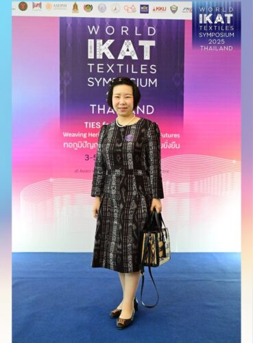 ผศ.ดร.ดลฤทัย โกวรรธนะกุล ผู้อำนวยการ CEMBEI
